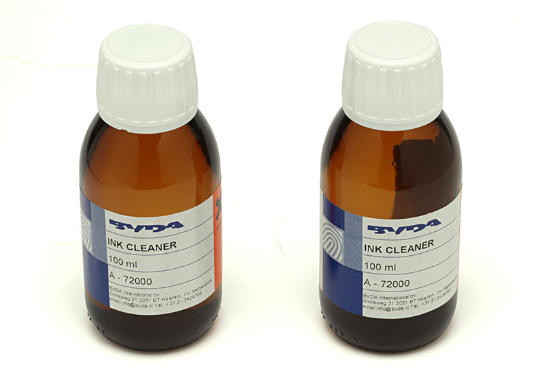 glass cleaner in aerosol can